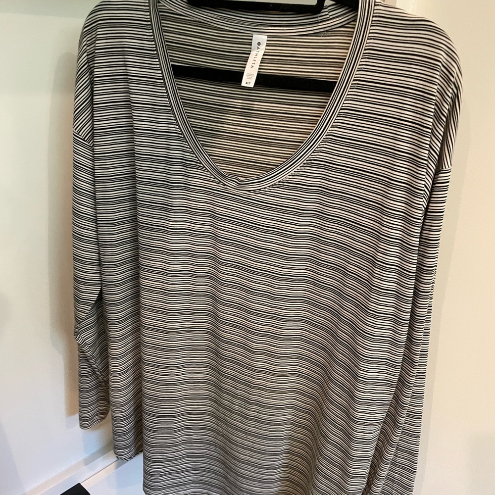 Athleta Cloudlight Stratus Striped top, XL Tall